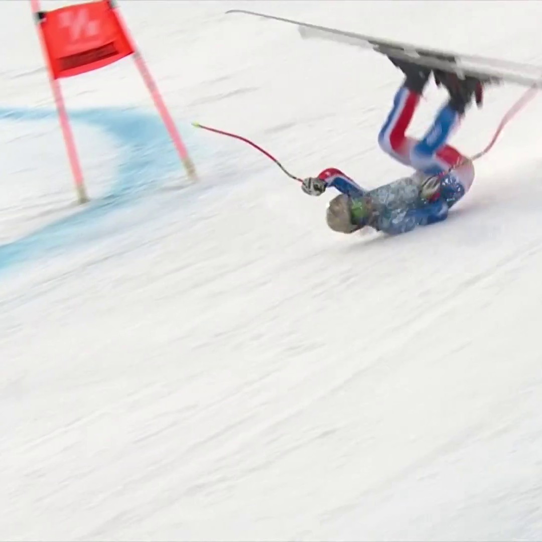 WOW ! 😨 La chute incroyable de Charles Gamel-Seigneur 🇫🇷, qui parvient à se rattraper après être tombé sur la tête ! Suivez le meilleur du ski alpin sur Eurosport et Max