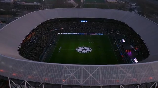 Pre-match magic in Rotterdam 🎻🎸🎺 See more? Check #UCL STORIES