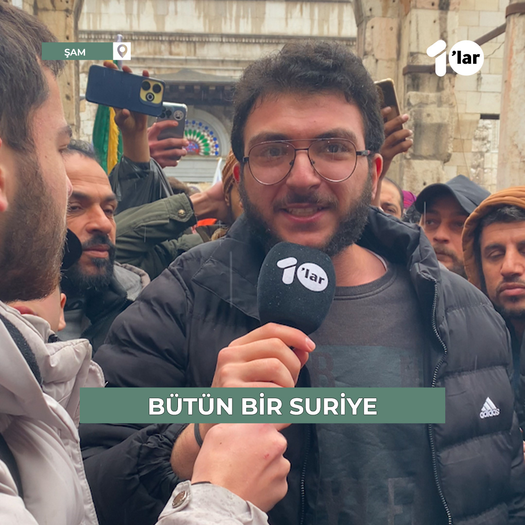 🔴 Şam Emevi Camii'nde konuşan bir gencin isyana kalkışan rejim kalıntılarına tepkisi: Kabul edeceğimiz tek şey, tek ve bütün bir Suriye’dir.