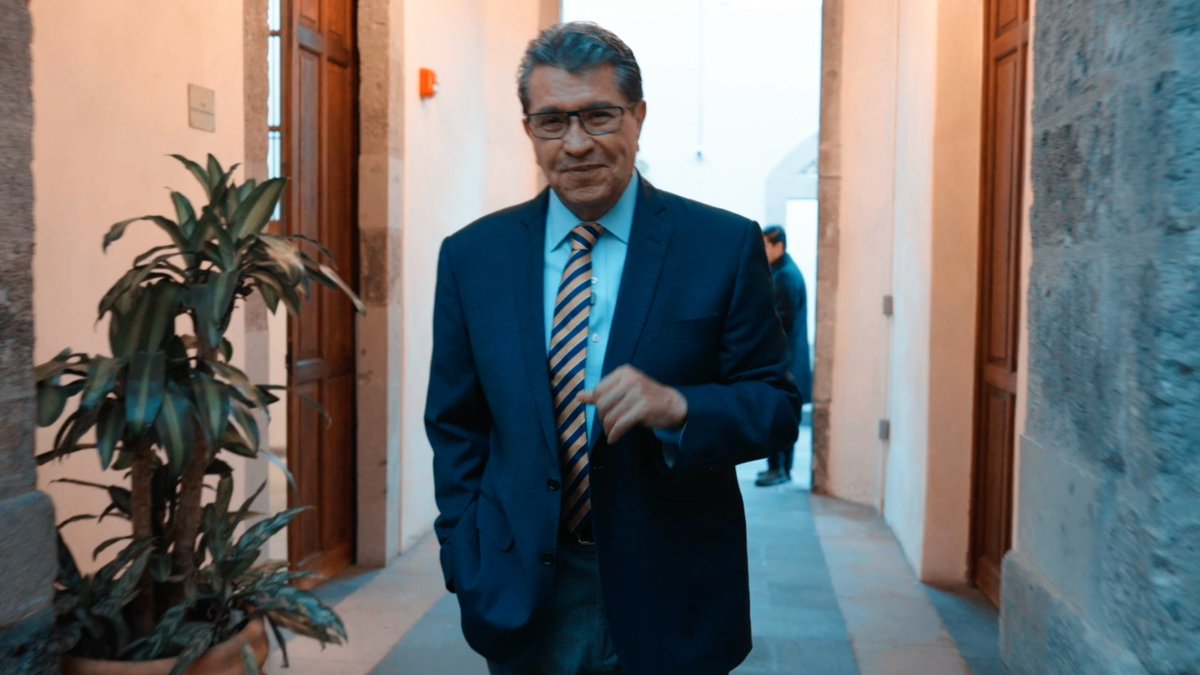 La Presidenta Claudia Sheinbaum Pardo ha actuado con inteligencia, madurez y prudencia; aquí, en la H. Cámara de Diputados, la mayoría calificada la vamos a seguir apoyando incondicionalmente. Hoy, en San Lázaro, estoy dando clases prácticas a mis alumnas y alumnos de la UNAM. ¡Excelente viernes!