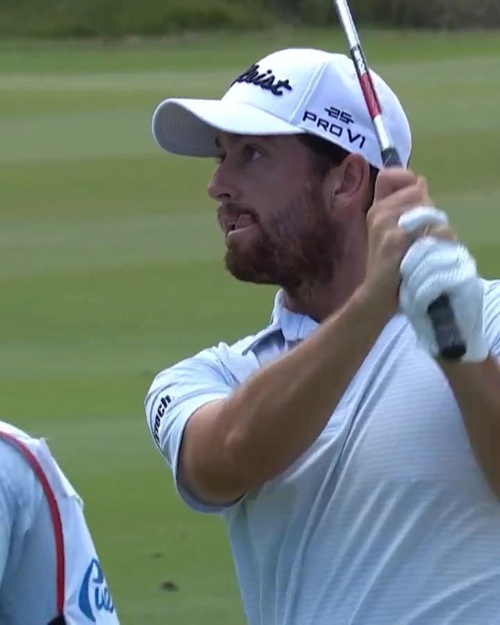 Make it 4 birdies in his last 5 holes 👏 Davis Riley leads by 1 Puerto Rico Open ⛳️. 📺 Golf Channel