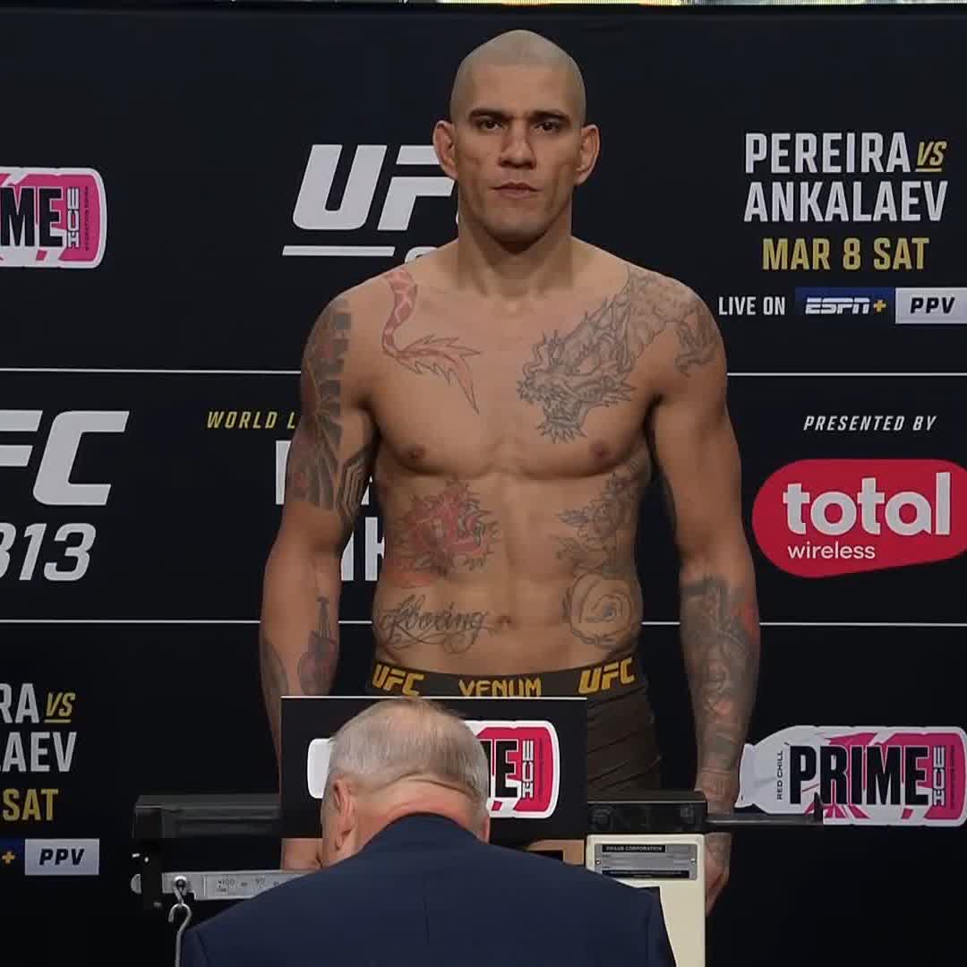 🇧🇷 Alex Poatan cravou os 92,9kg exigidos para a luta pelo título dos meio-pesados, assim como 🇷🇺 Magomed Ankalaev, e a luta segue como planejado para o UFC 313.