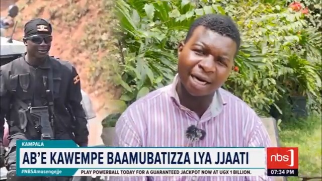 VIDEO: Omugoba wa bodaboda amanyiddwa nga Hakim Kigatto, abuna bufo olw’abantu abamulondoola nga bamwewerera okumutuusaako obulabe, era bamulanga kuba omu ku bakambwe aba JATT. Adam Mayambala #NBSAmasengejje #NBSUpdates