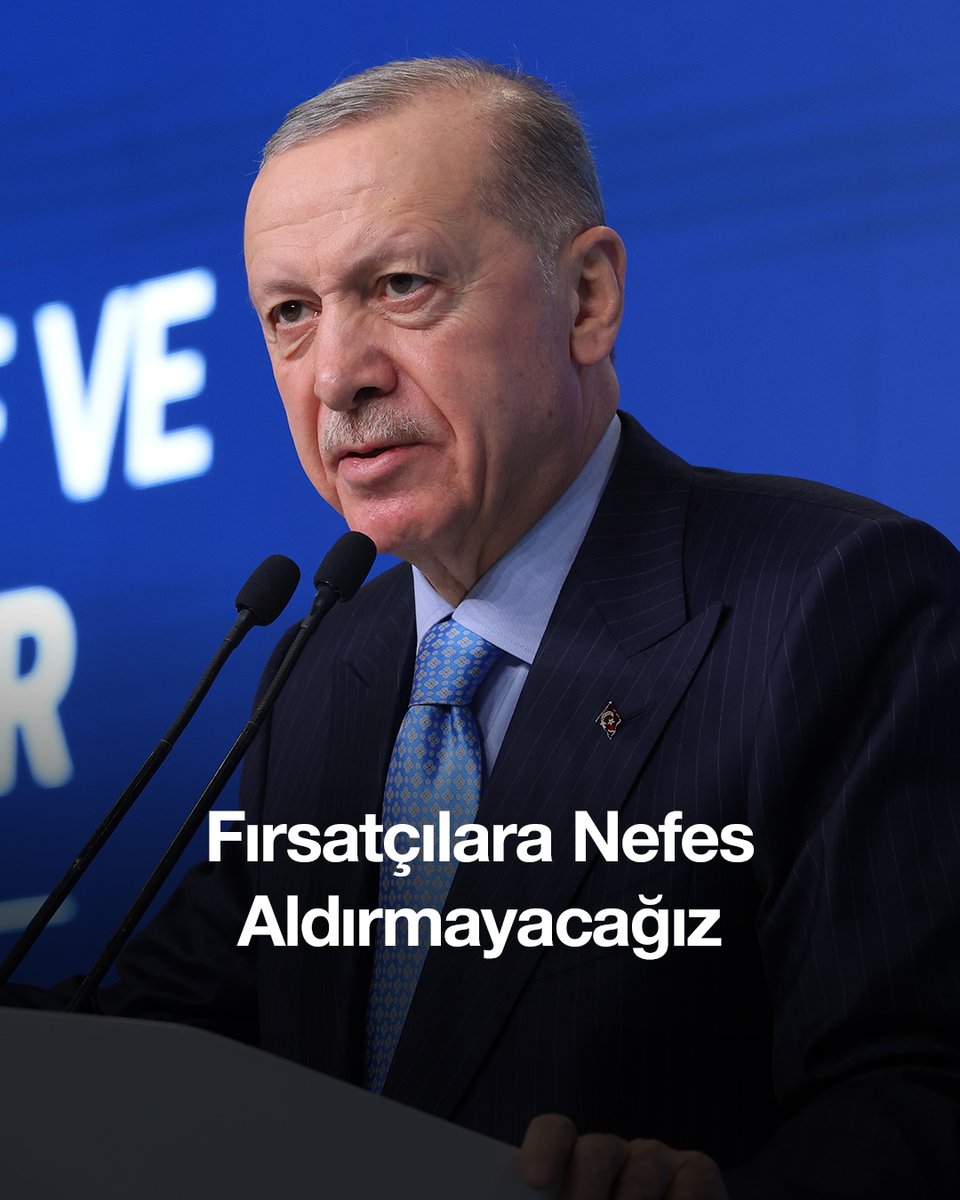 Etiket oyunlarıyla, hiçbir makul gerekçesi olmayan fahiş fiyat artışlarıyla vatandaşın cebindeki paraya el uzatan tamahkârlara Ahi kültürüyle yetişmiş esnaf kardeşlerimin meydanı terk etmemesi gerekiyor.