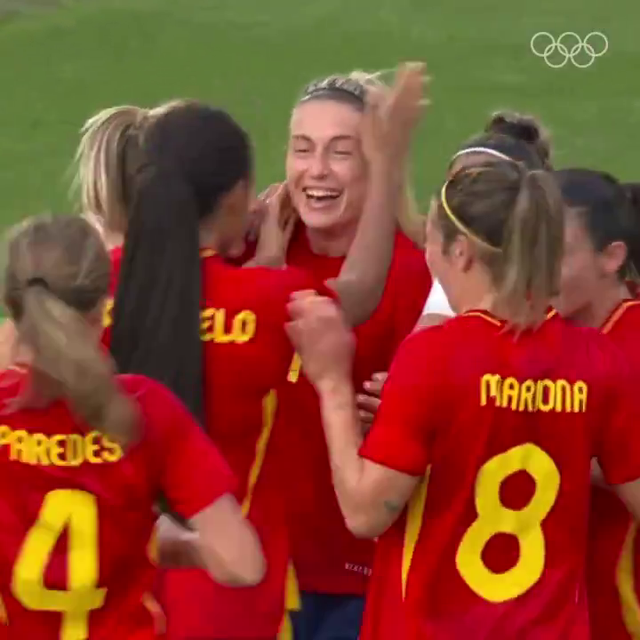 La magia de Alexia Putellas 🪄🇪🇸 Para ese pie zurdo nada es imposible. 🎩 #Paris2024 #IWD2025 I Comité Olímpico Español Alexia Putellas