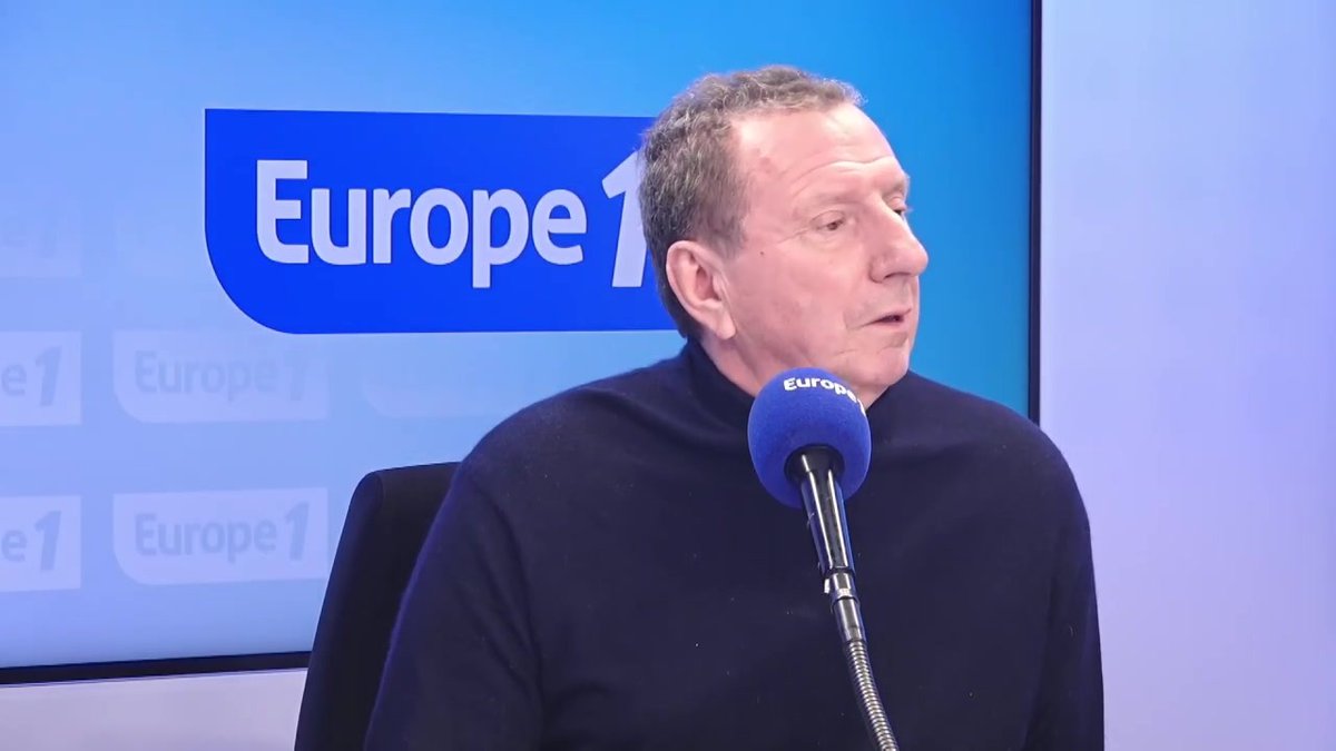 « Les tablettes, ça choque des Français, c’est très choquant. Mais il s’agit plutôt d’enlever les cafards à Fresnes ou de construire des douches », dit Pierre Botton, ancien détenu, auteur de "Quand les détenus font la loi", dans #Europe1SoirWE avec Pascale de La Tour sur #Europe1