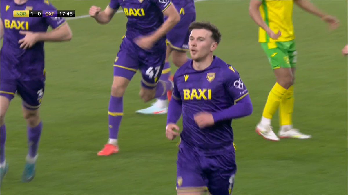 Will Vaulks launches a long throw-in and Mark Harris fights to score a close-range equaliser! 🔥