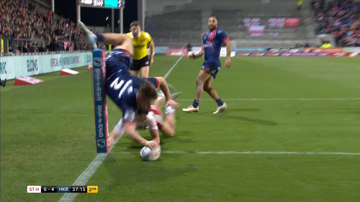 What a finish from Tom Davies 🤩 Hull KR retake the lead 🔙