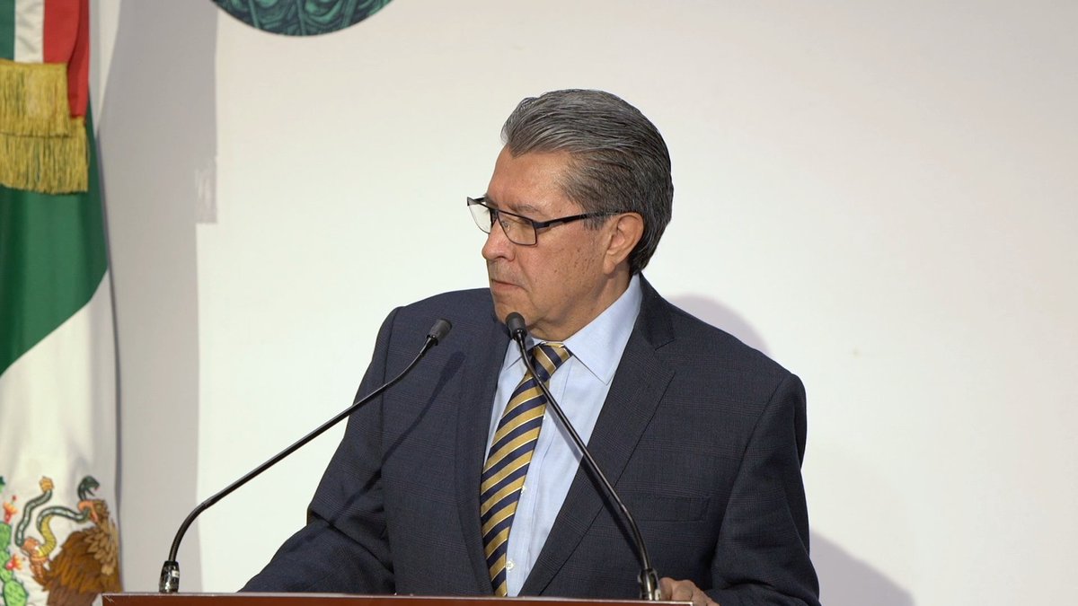 Este viernes, en la Cámara de H. Cámara de Diputados, me reuní con los medios de comunicación. Gracias por su cobertura. Nos vemos el domingo en el Zócalo de la Ciudad de México; ¡acompañemos a la Presidenta Claudia Sheinbaum Pardo!
