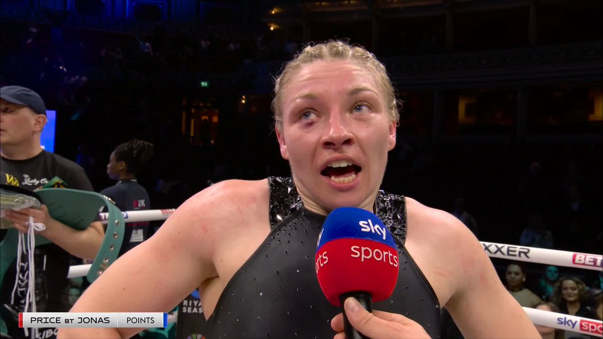 "An honour to share a ring with Tasha!" 🙌 What a moment for Lauren Price and her fans ❤️