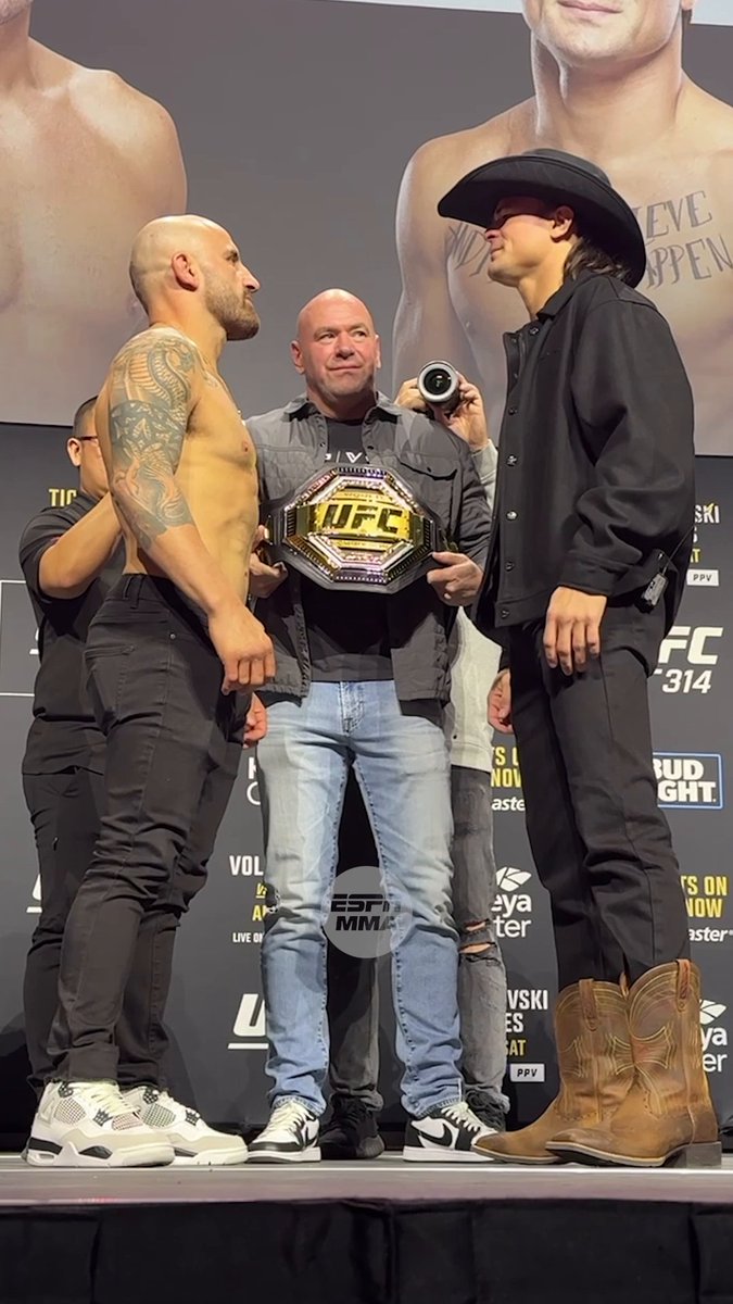 The first face-off between Diego Lopes and Alexander Volkanovski 😤 #UFC314