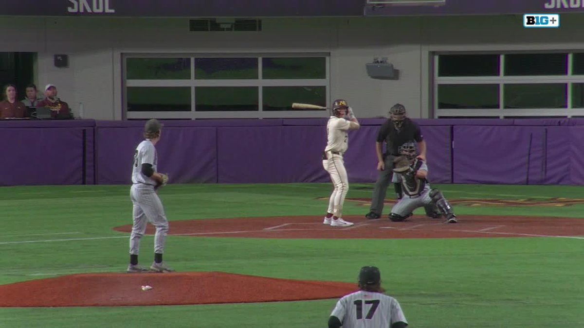 💎 Albert Choi Robbery in CF!! Catch of the Year by a #Boilermaker 👀