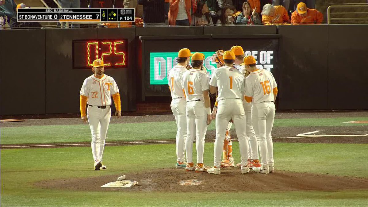 Standing O for Liam after another dominant outing for the junior lefthander! 📺 #GBO // #BeatSBU