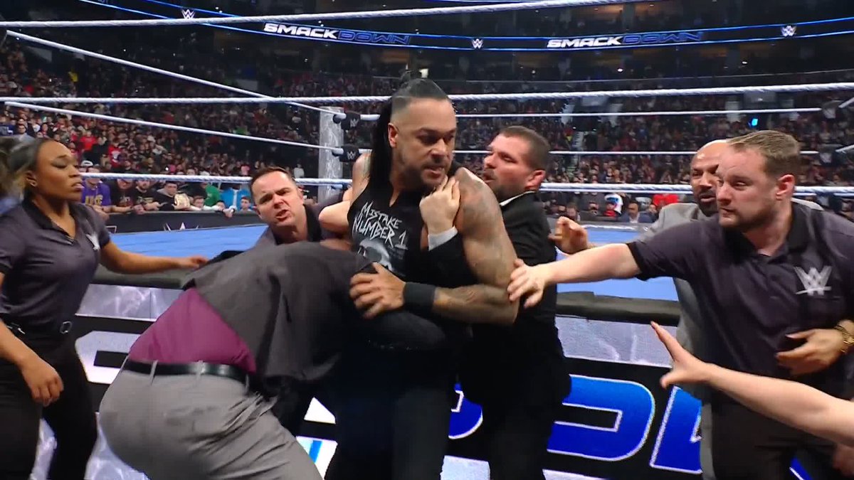 .Damian Priest just UNLEASHED an all-out attack on Drew! 😱 #SmackDown