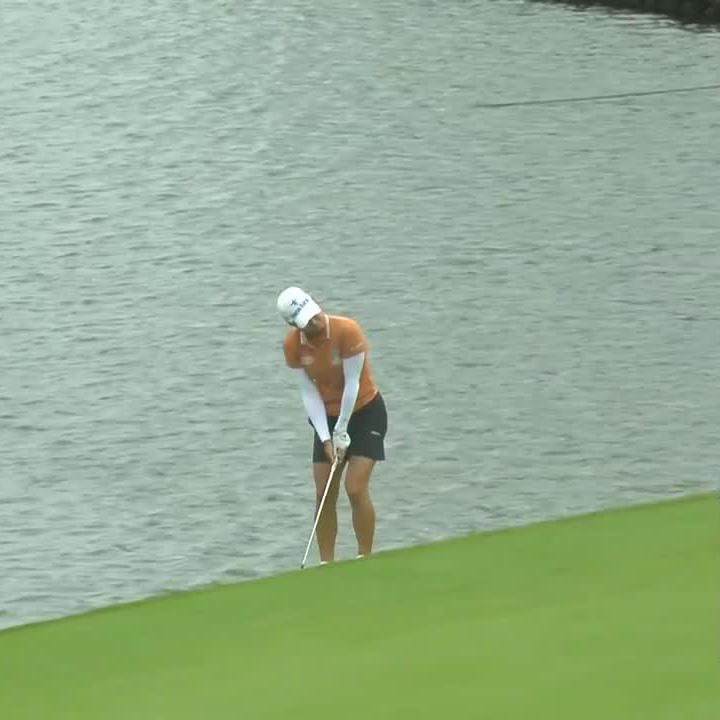 Another chip in eagle for Minjee?!?! This time on a par 4?!?! 🤯 🤯 🤯