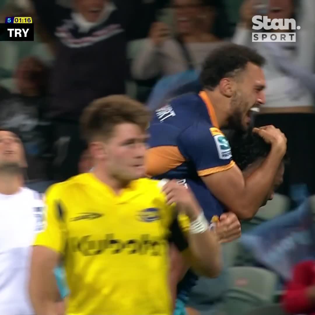 Incroyable ! Les Moana Pasifika remportent le premier match de leur histoire face à une franchise néo-zélandaise et Miracle Faiilagi est devenu le premier joueur de la franchise à marquer un triplé dans un match de Super Rugby Pacific !