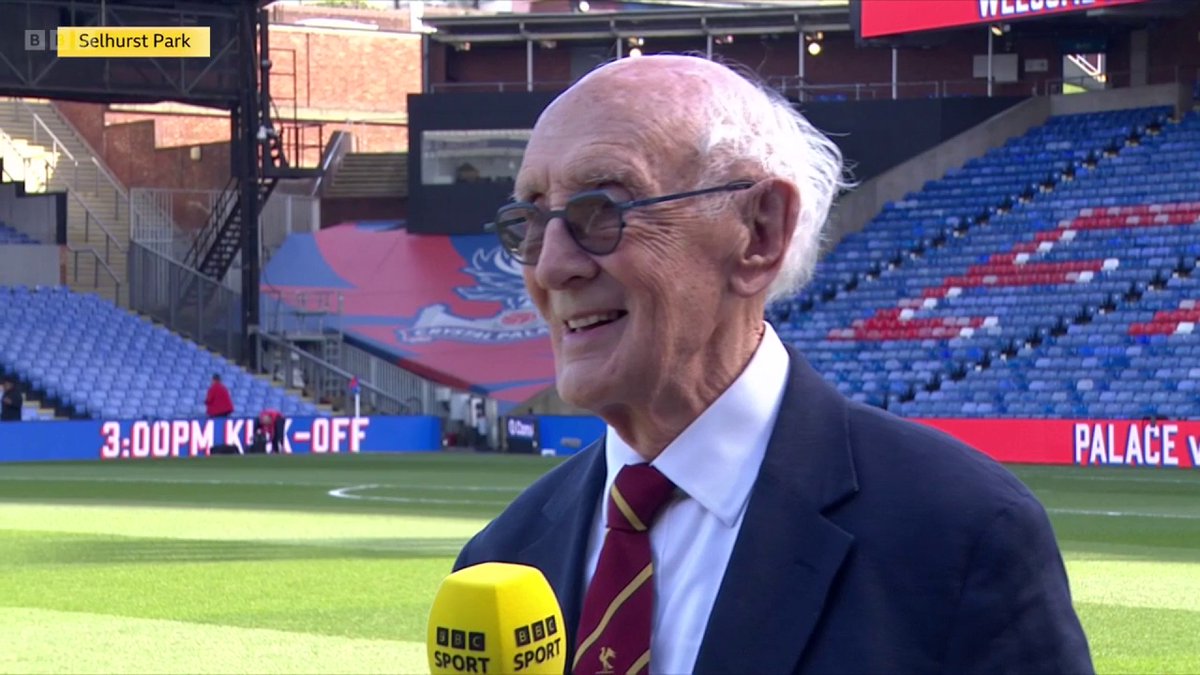 Legendary commentator Barry Davies has seen some incredible footballing moments 🎙️⚽ But there's one that he still can't believe didn't happen as hoped! 😱 #BBCFootball #FootballFocus