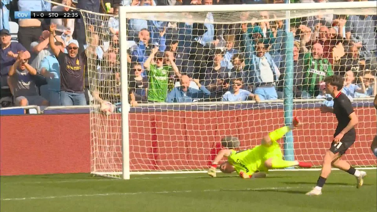 🎙️ "This is just POOR defending." Coventry take the lead through a Victor Torp header ⚡️