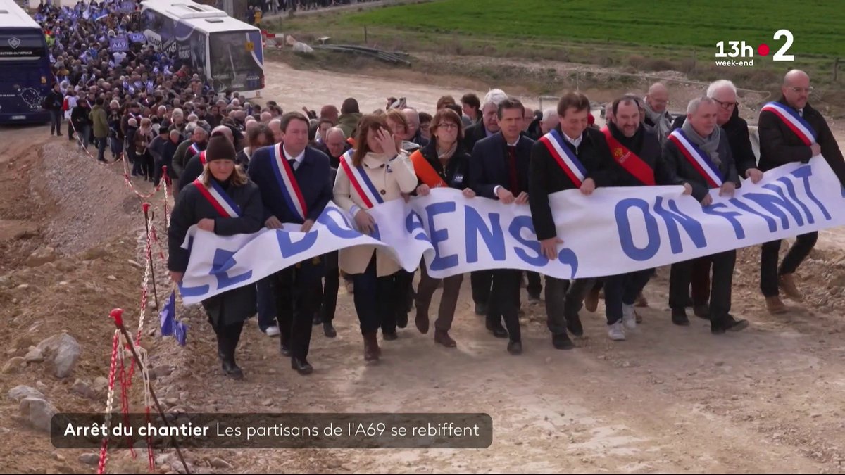 Dans le Tarn, ils étaient plusieurs milliers dans la matinée du 8 mars à manifester pour la réouverture du chantier de l'A69. #JT13H