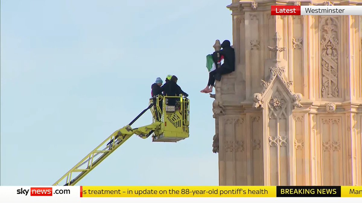 Emergency services and negotiators have made contact with the protester who scaled the Elizabeth Tower in Westminster. 📺 Sky 501, Virgin 602, Freeview 233 and YouTube