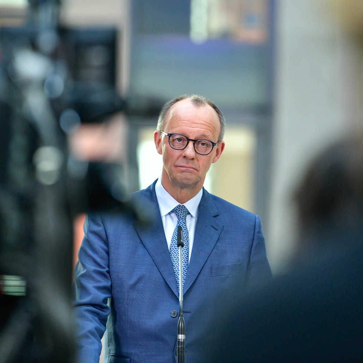 „Deutschland muss wirtschaftlich wieder an die Spitze. Die neue Regierung wird Bürokratie abbauen, Investitionen erleichtern und Energiepreise senken. Der Mittelstand wird gestärkt, die Industrie bleibt wettbewerbsfähig, und Leistung muss sich wieder lohnen. Nur mit einer starken Wirtschaft sichern wir unseren Wohlstand.“ (tm)