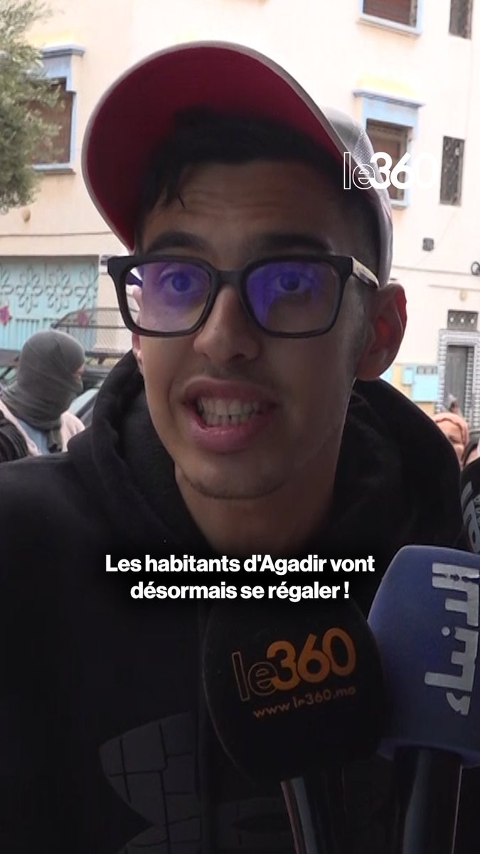 💬 « J'aime les gens d'Agadir et je suis libre de leur distribuer du poisson gratuitement si je le souhaite. Personne n'a le droit de m'en empêcher.» Abdelilah, le poissonnier de Marrakech qui a fait sensation en réduisant les prix du poisson en éliminant les intermédiaires, a ouvert un nouveau commerce à Agadir.