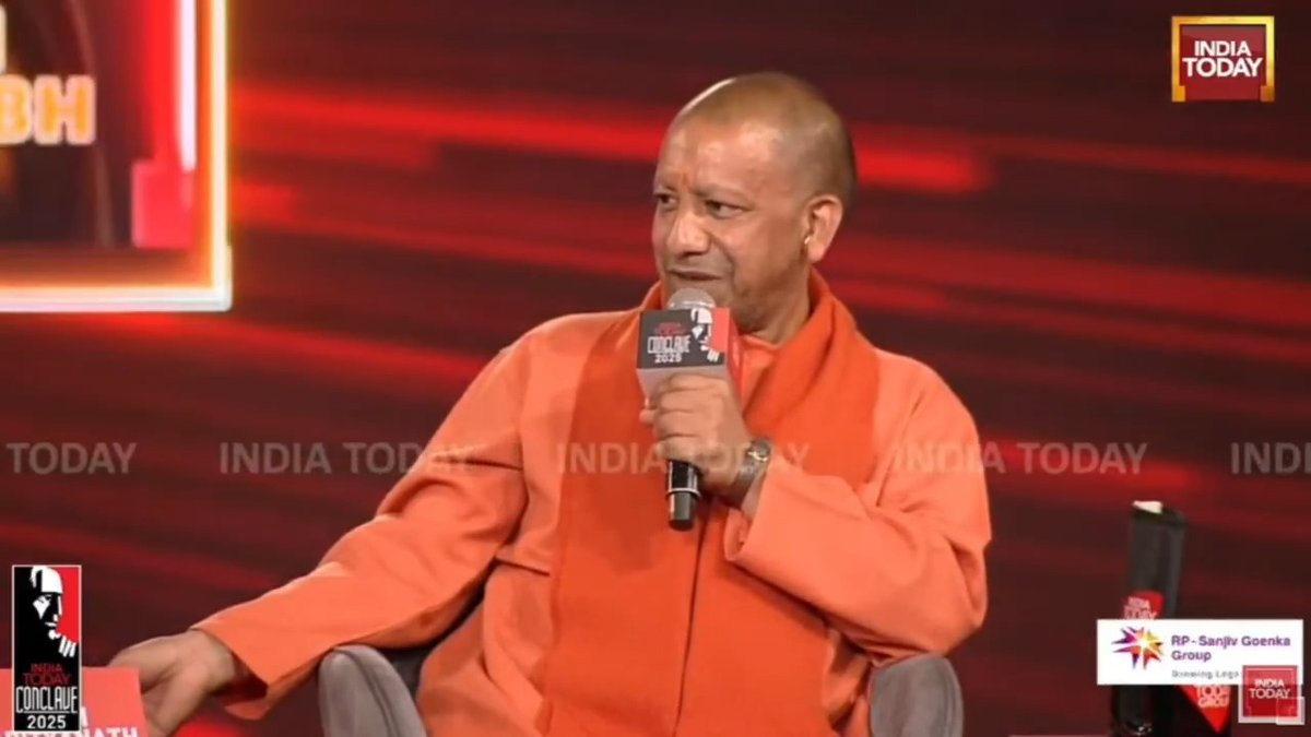 मैं देखता हूं, अब तो बहुत सारे वामपंथी भी स्वामी विवेकानंद जी का नाम ले रहे हैं... मैं उन सब से यही कहना चाहूंगा कि स्वामी विवेकानंद जी ने एक बात कही थी- गर्व से कहो हम हिंदू हैं!
