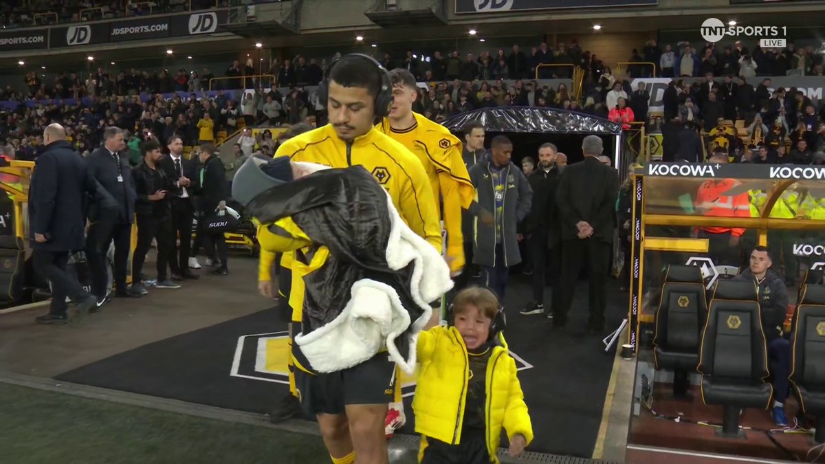 Wolves midfielder Andre walking out with his newborn 💛 📺 TNT Sports &amp; discovery+ UK