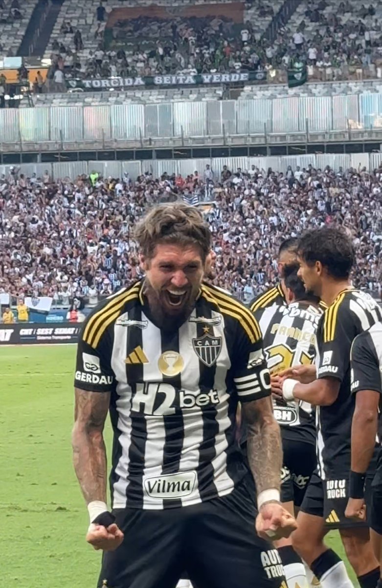 ©️ O capitão saiu lá de trás pra roubar a bola e ampliar o placar. Gol de quem tem o espírito do Atleticano! 🐔🦍