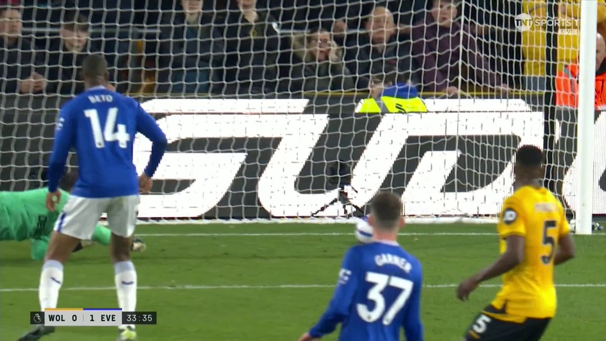 Jack Harrison gives Everton the lead! The David Moyes revolution continues 📈 📺 TNT Sports & discovery+ UK