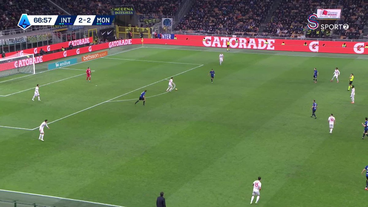 Hakan Çalhanoğlu gelişine vuruyor! 🔥 #SerieA