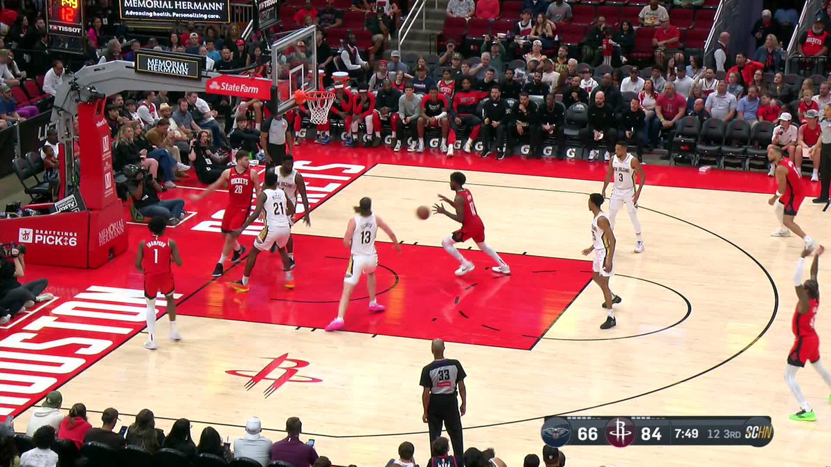A highlight fest for Sengun, now the behind-the-back DIME 😮‍💨🎥