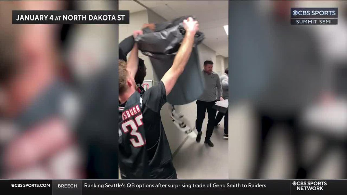 If you haven't heard about the "trash can" tradition by Omaha Men’s Basketball, now you know! 🗑️🔥