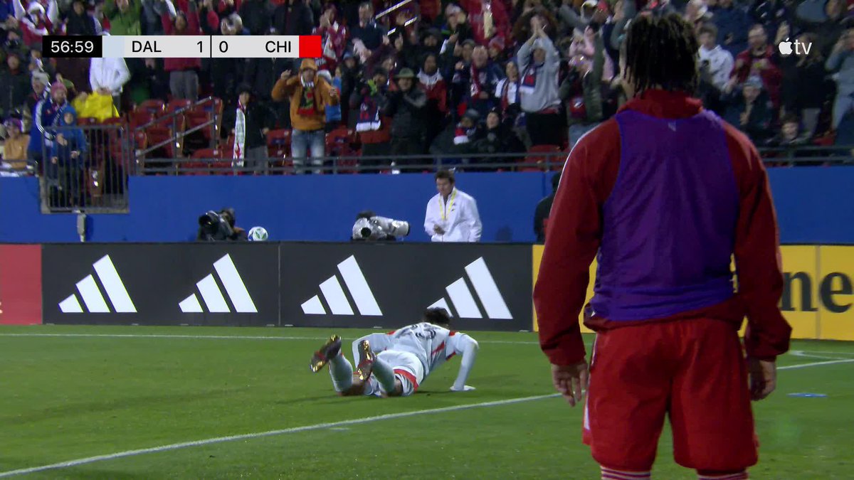 Farrington finds the back of the net to give FC Dallas the lead! 📺 #MLSSeasonPass or Apple TV+: