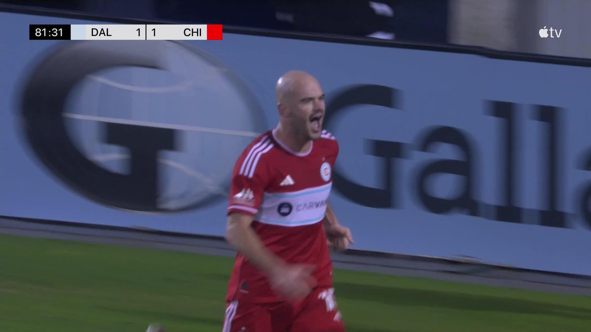 Perfectly played 👏 Andrew Gutman finds the equalizer for Chicago!