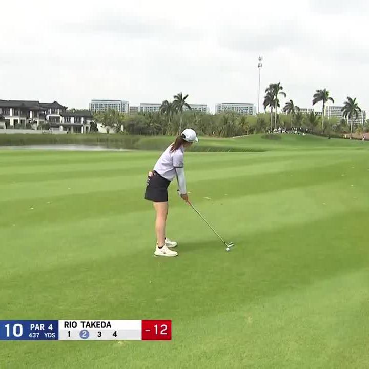 Rio Takeda is unstoppable right now 🔥 She kicks off her back nine with a birdie to maintain her six shot advantage 💪