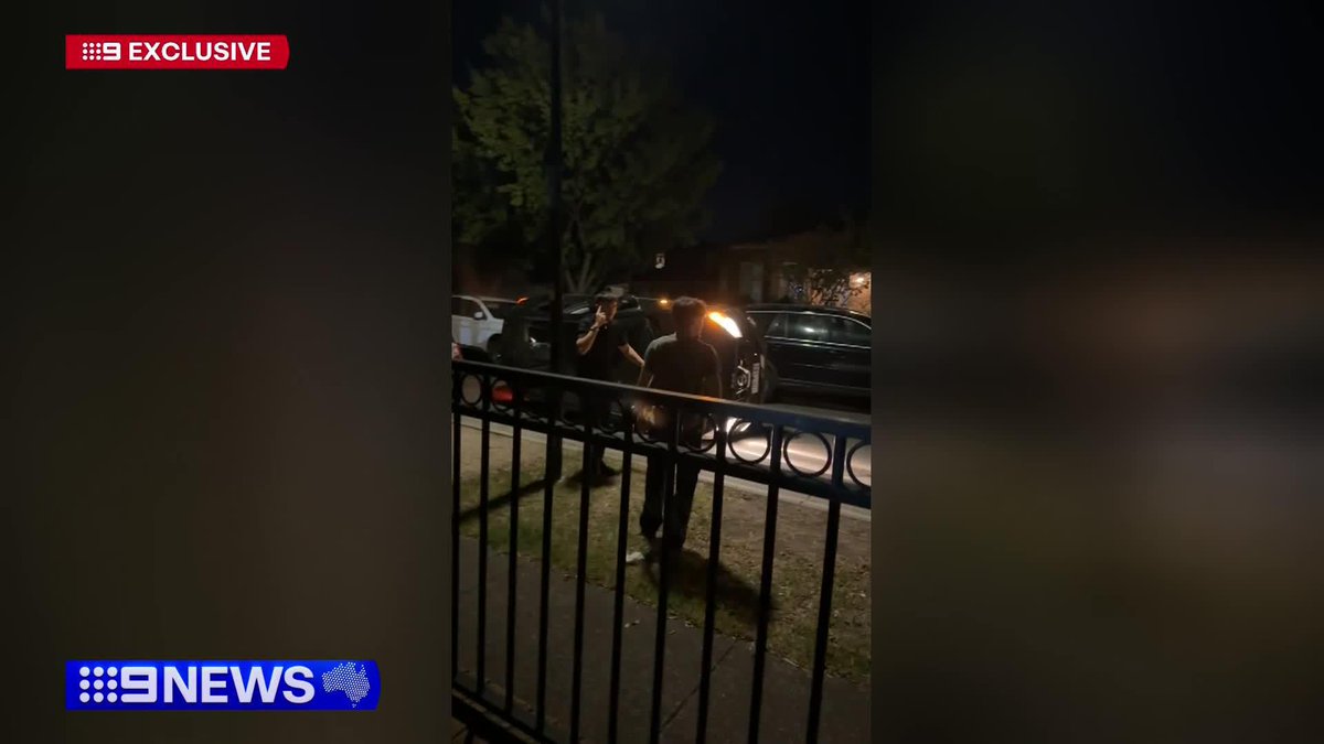 #EXCLUSIVE: Two young thugs are on the run after crashing a stolen car in a Roxburgh Park court. Julia Passarelli #9News