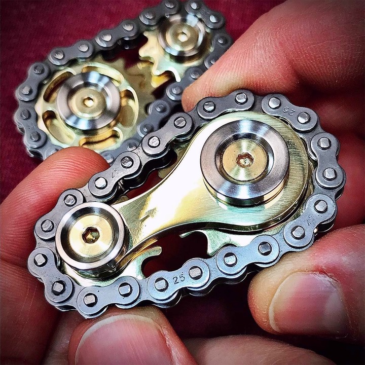 Feeling anxious and bored? 😰 📷Release your anxiety and shoo away your boredom with this Sprocket Chain Fidget Toy! Available at: