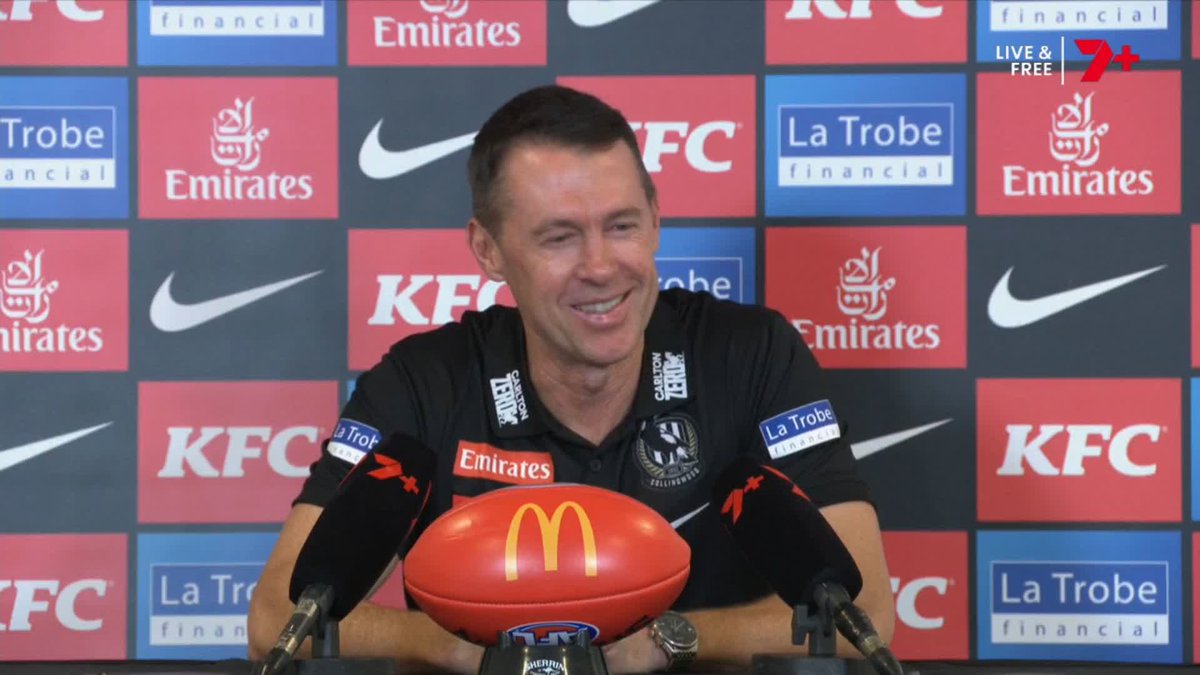 🗣️ "I was just stirring him up, I said we're coming." - Craig McRae on a back-and-forth with Adam Kingsley at half time. #AFLGiantsPies