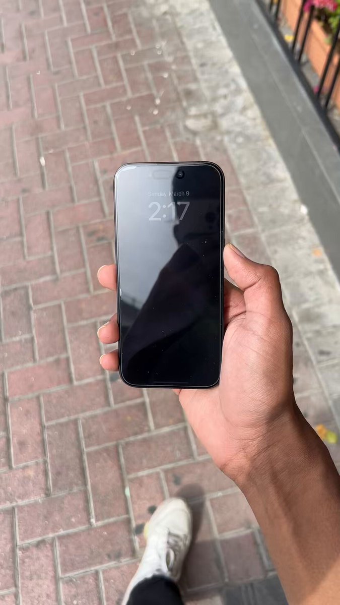 “iOS is the Most Stable and Reliable OS out there” I don’t even have to try, the bugs literally appear out of nowhere😭