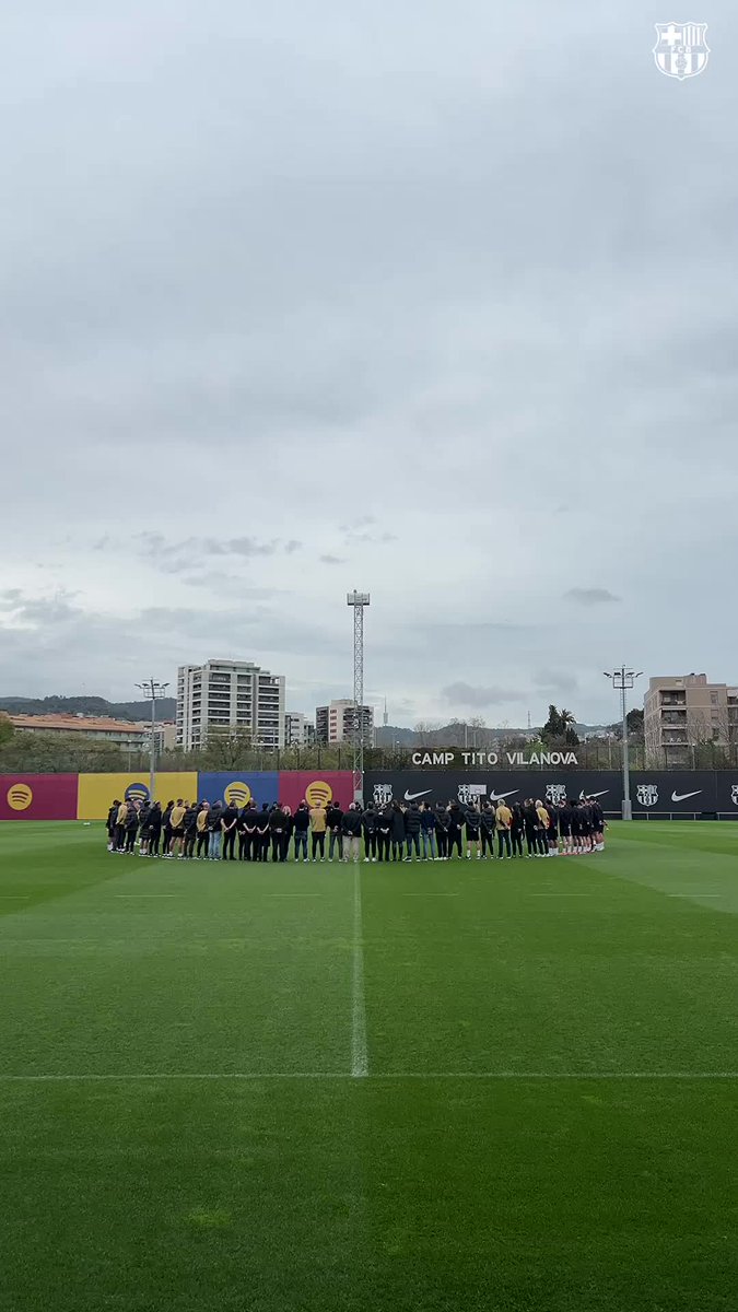 Before training, the team held a respectful minute of silence in memory of Dr. Carles Miñarro Garcia.