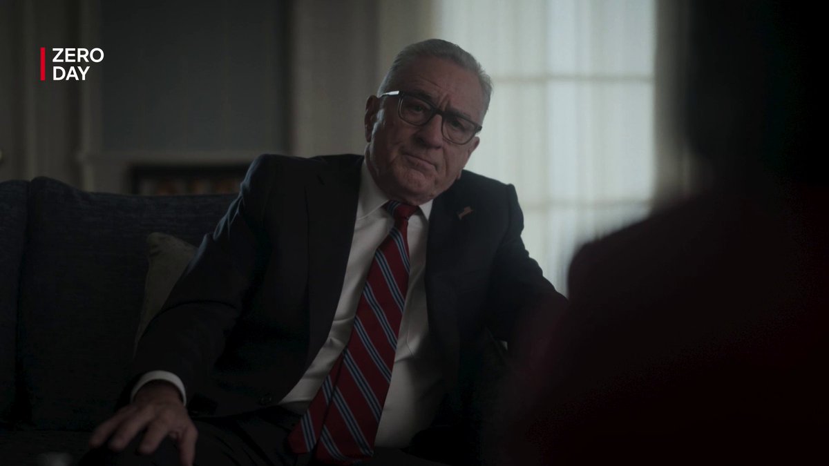 Satu series politik tanpa jdar jder adegan heroik, tapi seru. 6 episode aja. Presiden udah selesai masa jabatanmya, diajak lagi masuk ke pemerintahan buat mimpin satu tim yang menyelidiki teror cyber yg terjadi di amrik Zero Day. Netflix.