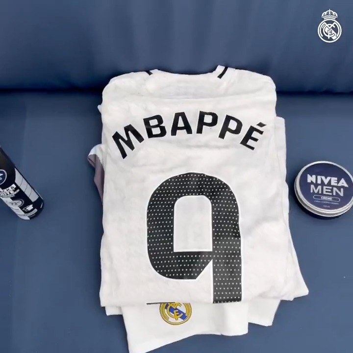 👕🔢 All set in our dressing room! 🔵 #PreparationIsEverything