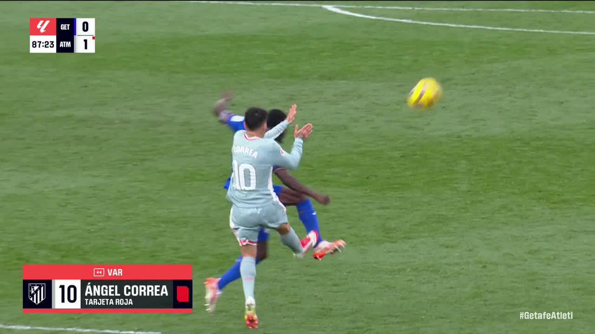 ACÁ ARRANCÓ LA CAÍDA DEL ALETI: en el día de su cumpleaños, Ángel Correa se fue EXPULSADO por esta plancha.