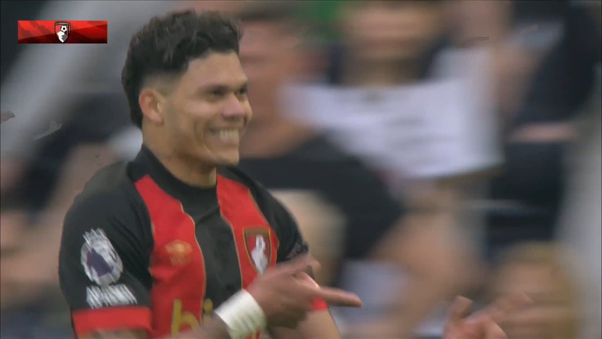 A lovely finish from Evanilson to double Bournemouth's lead! 💫