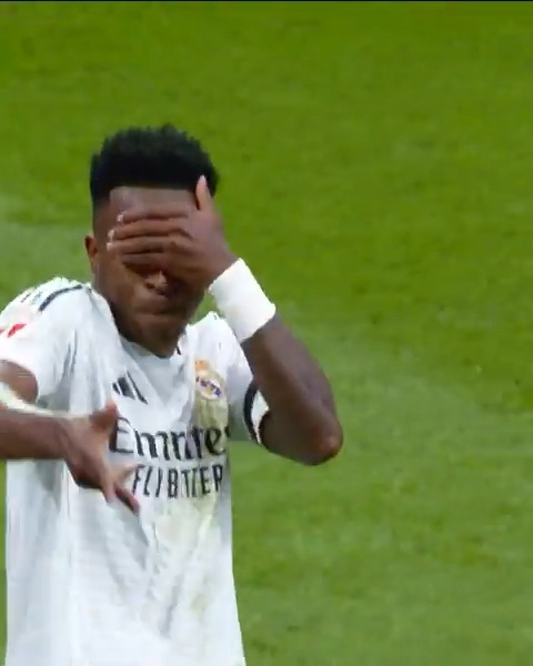 🇧🇷💫 Vini Jr., 𝐉𝐎𝐆𝐎 𝐁𝐎𝐍𝐈𝐓𝐎 🇧🇷💫 #RealMadridRayo | #LALIGAEASPORTS | #LALIGAHighlights