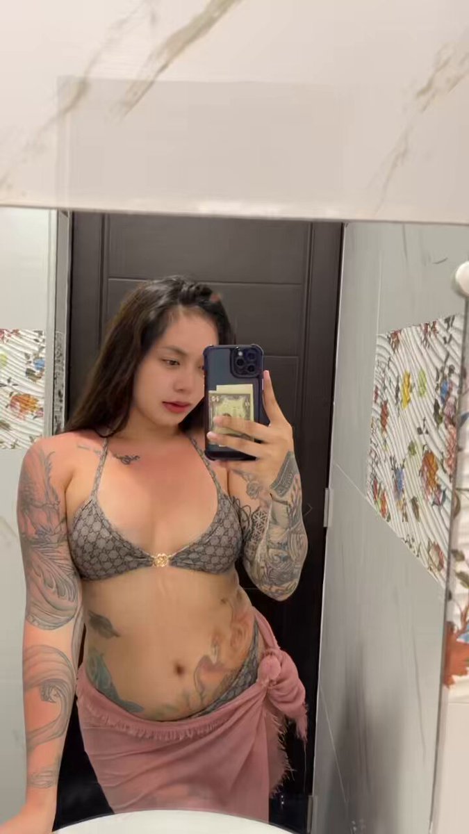Thick and burnt hehe wanna see me shower hehe subs kana