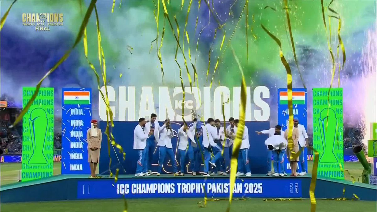 Rohit Sharma and India get their hands on the trophy 🏆