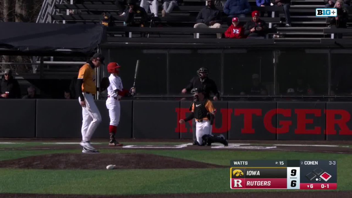 No look? No problem 😮‍💨 #SCTop10 E6 | Iowa 9, Rutgers 6 #Hawkeyes