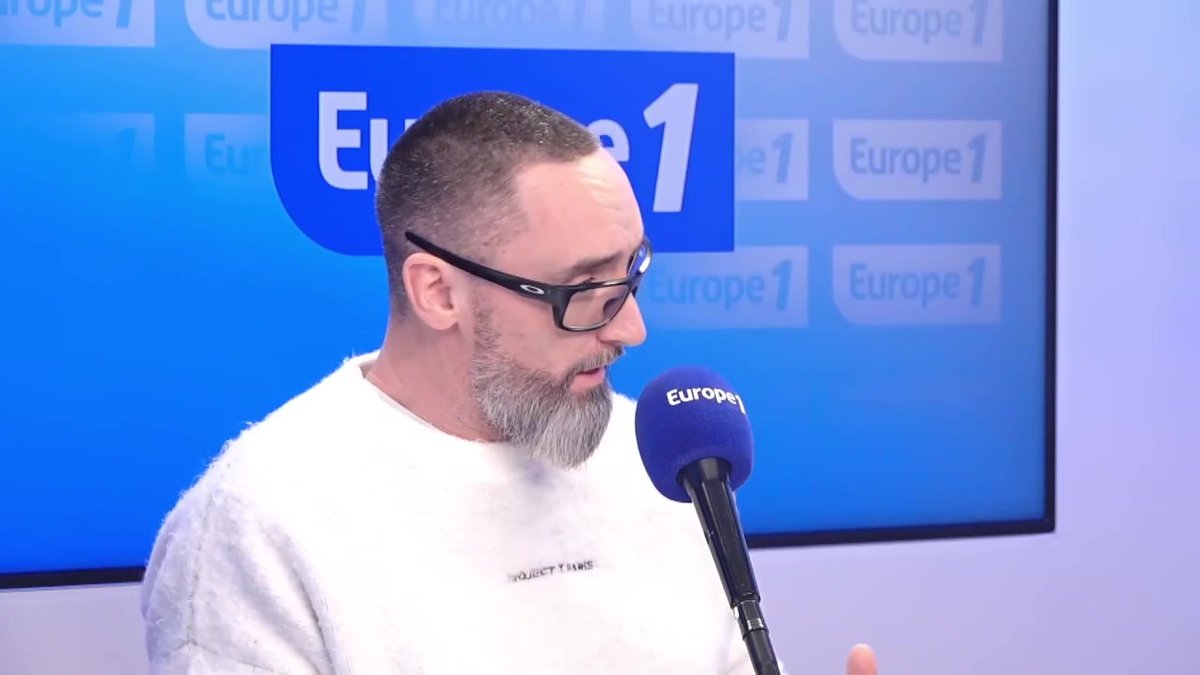 « Les dealers détestent être filmés. Cette méthode a fonctionné. Je n’ai plus de dealers devant la boite depuis un an », explique Le Jarl, influenceur, directeur sécurité d’un établissement de nuit, auteur "Ça va mal finir", dans #Europe1SoirWE avec Pascale de La Tour sur #Europe1